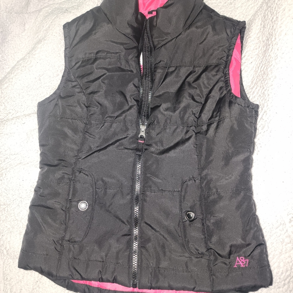 Puffer Vest - Picture 5 of 13